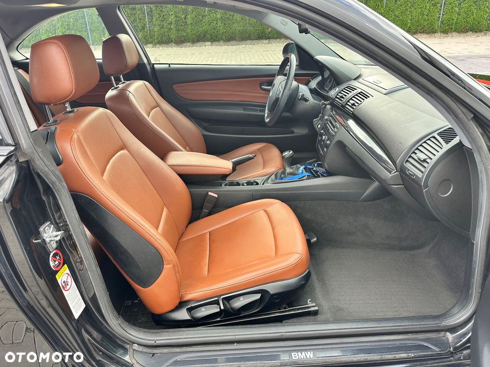 BMW Seria 1 120d - 24