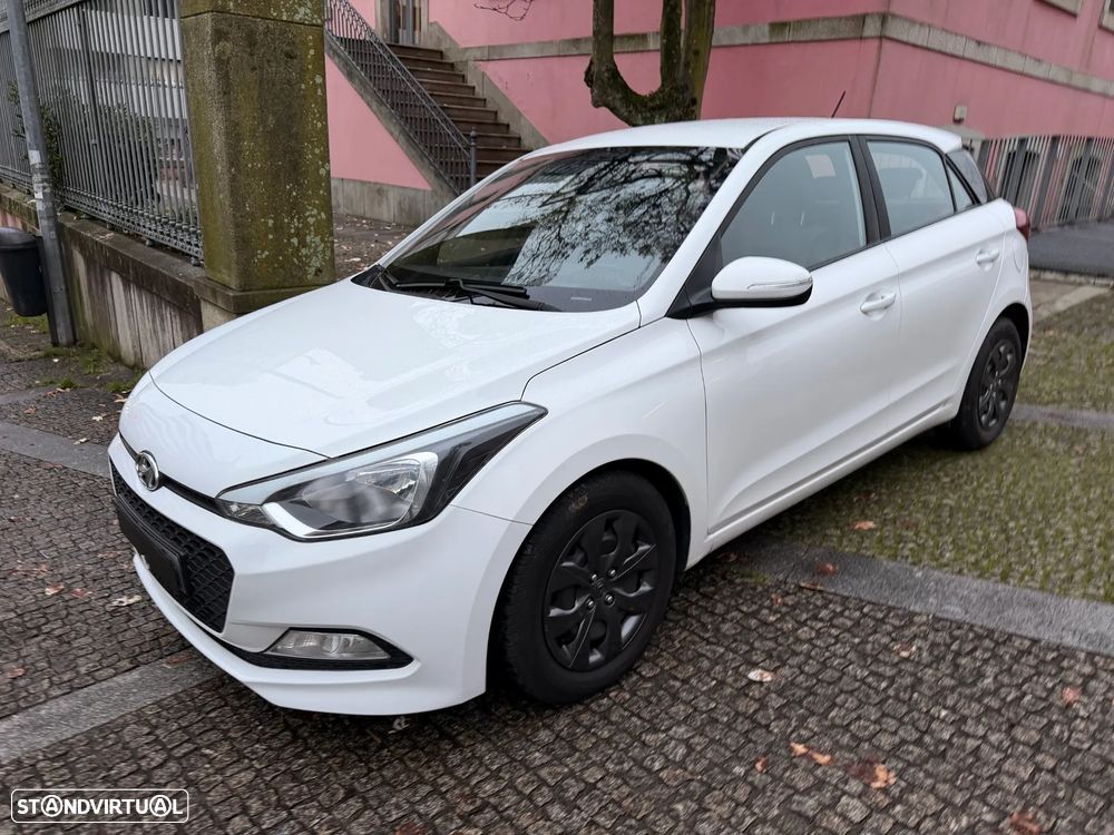 Hyundai i20 1.1 CRDi LED - 1