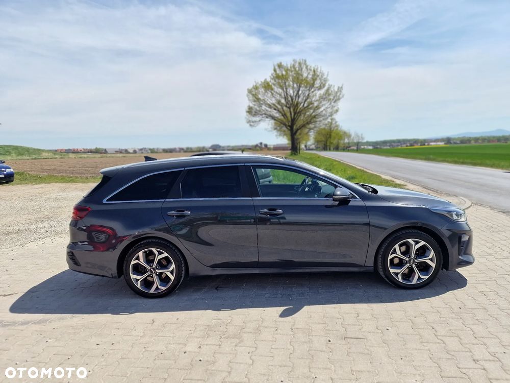Kia Ceed 1.6 CRDi Eco-Dynamics+ (48V Mild-Hybrid) DCT7 Platinum Edition - 9