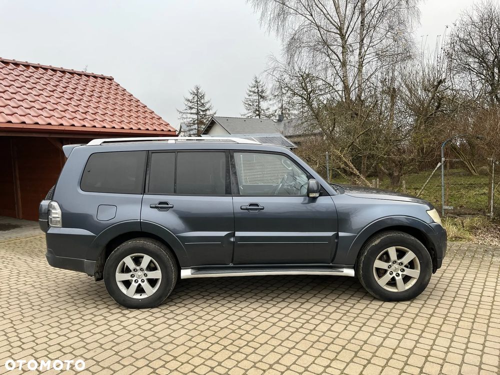 Mitsubishi Pajero 3.2 DI-D Automatik Intense - 1