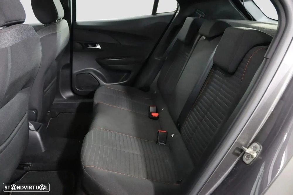 Peugeot 2008 1.2 PureTech Active EAT8 - 6