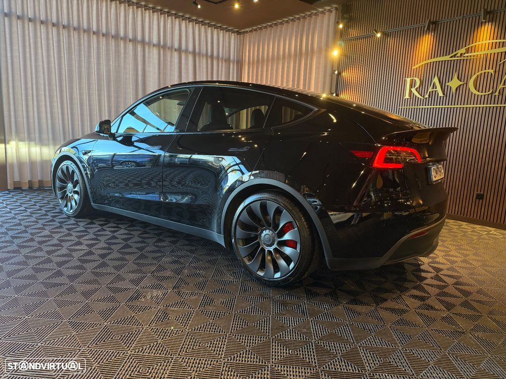 Tesla Model Y Performance Dual Motor AWD - 4