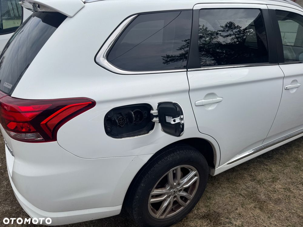 Mitsubishi Outlander 2.4 4WD - 8