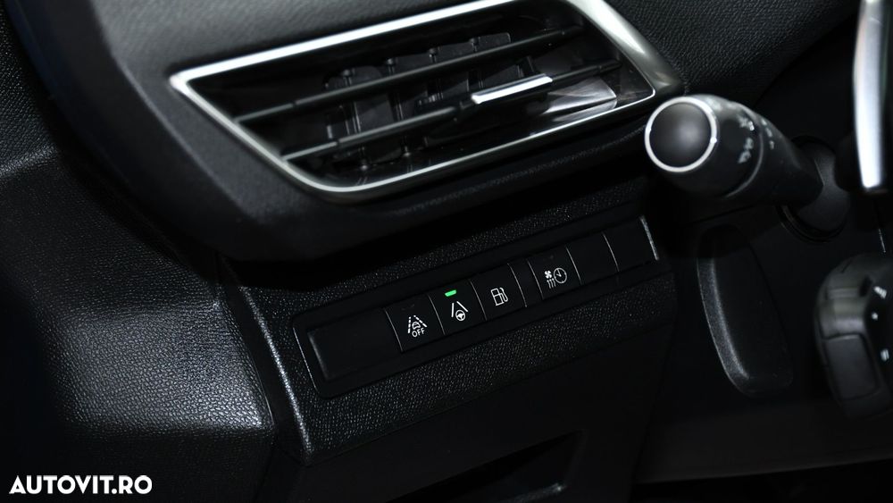 Peugeot 3008 PHEV EAT8 4X4 GT Pack - 27