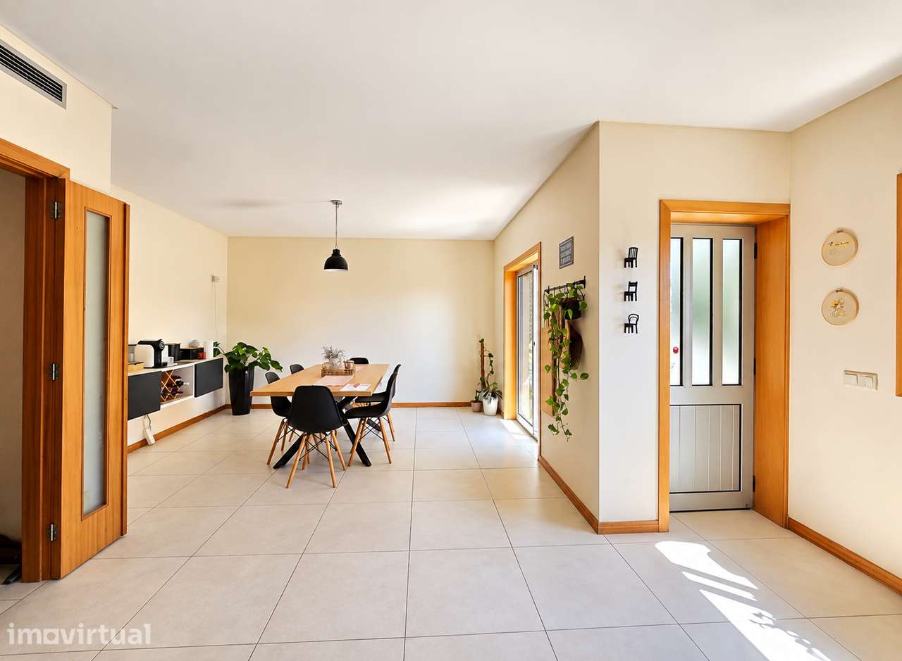 Moradia V4 com Jardim em Freiriz, Vila Verde - Grande imagem: 4/27