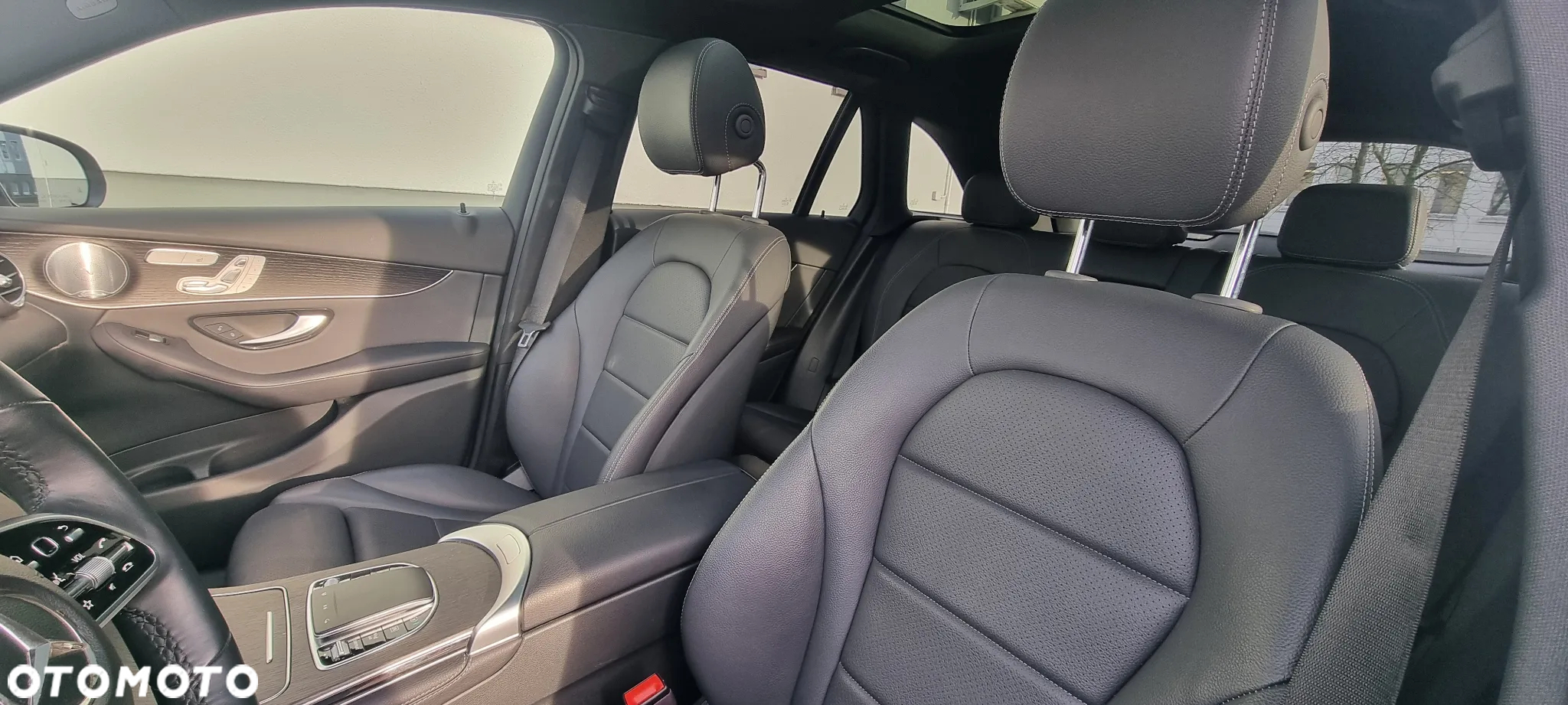 Mercedes-Benz GLC 300 4Matic 9G-TRONIC AMG Line Plus - 25