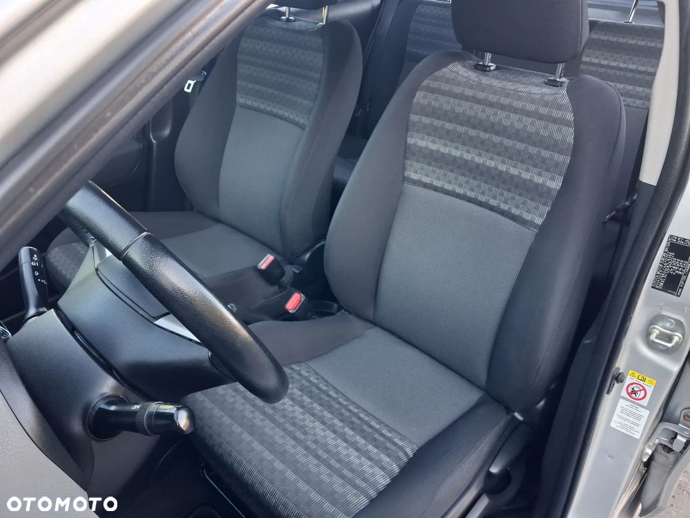 Toyota Yaris 1.0 Premium - 23