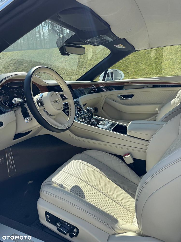 Bentley Continental GT - 11