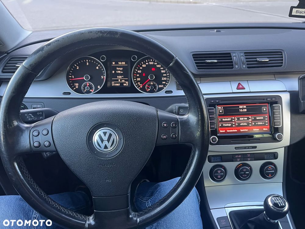 Volkswagen Passat - 20