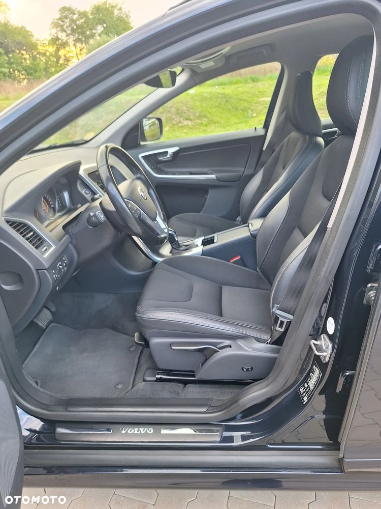 Volvo XC 60 D3 Drive-E Momentum - 20