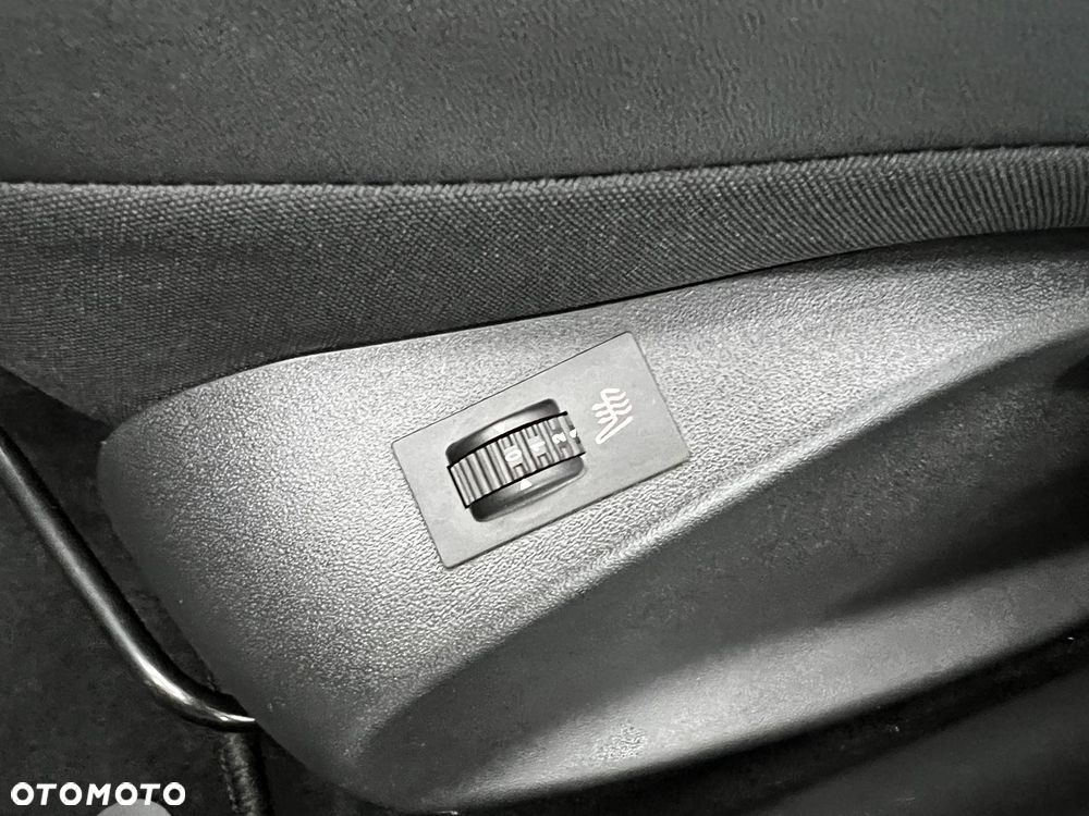 Peugeot 2008 PureTech 130 Stop&Start EAT6 Black Edition - 27