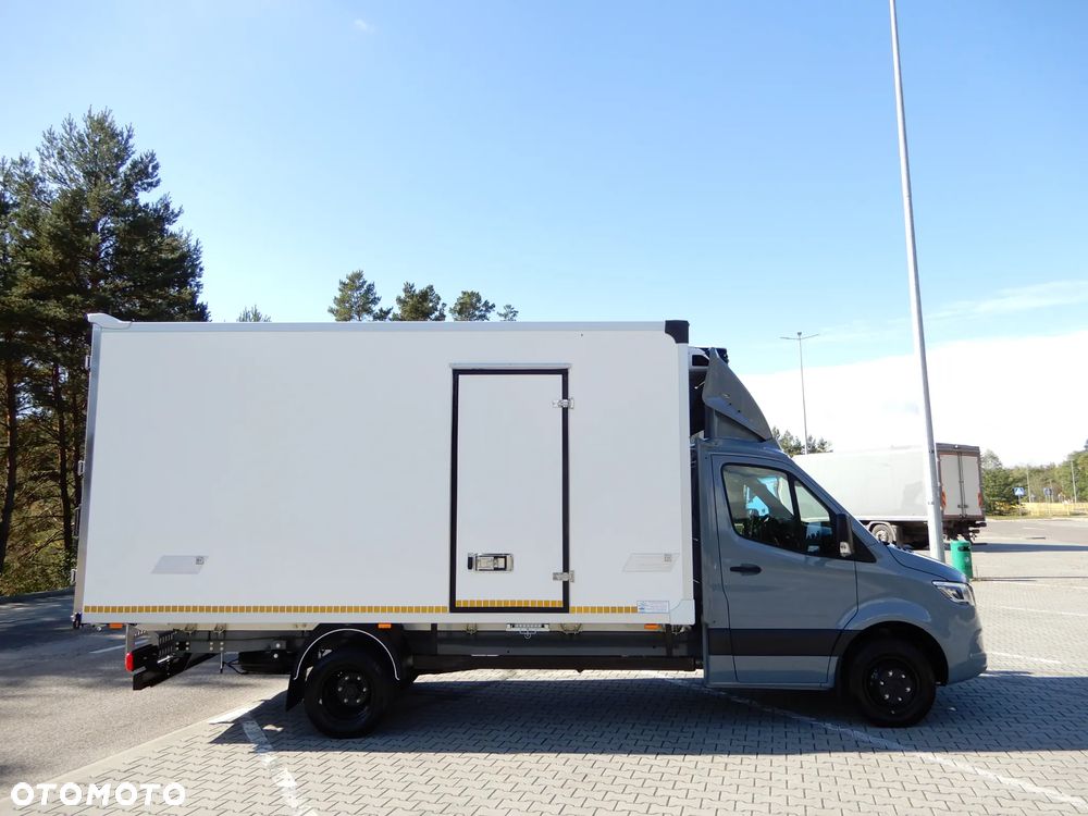 Mercedes-Benz Sprinter 519 CDI 190 KM Chłodnia -29*C+20*C V230 Funkcja Grzania 10.E.Palet Boczne Drzwi Izoterma LAMAR Agregat Carrier XARIOS 350 Stan Jak Nowy POLECAM - 3