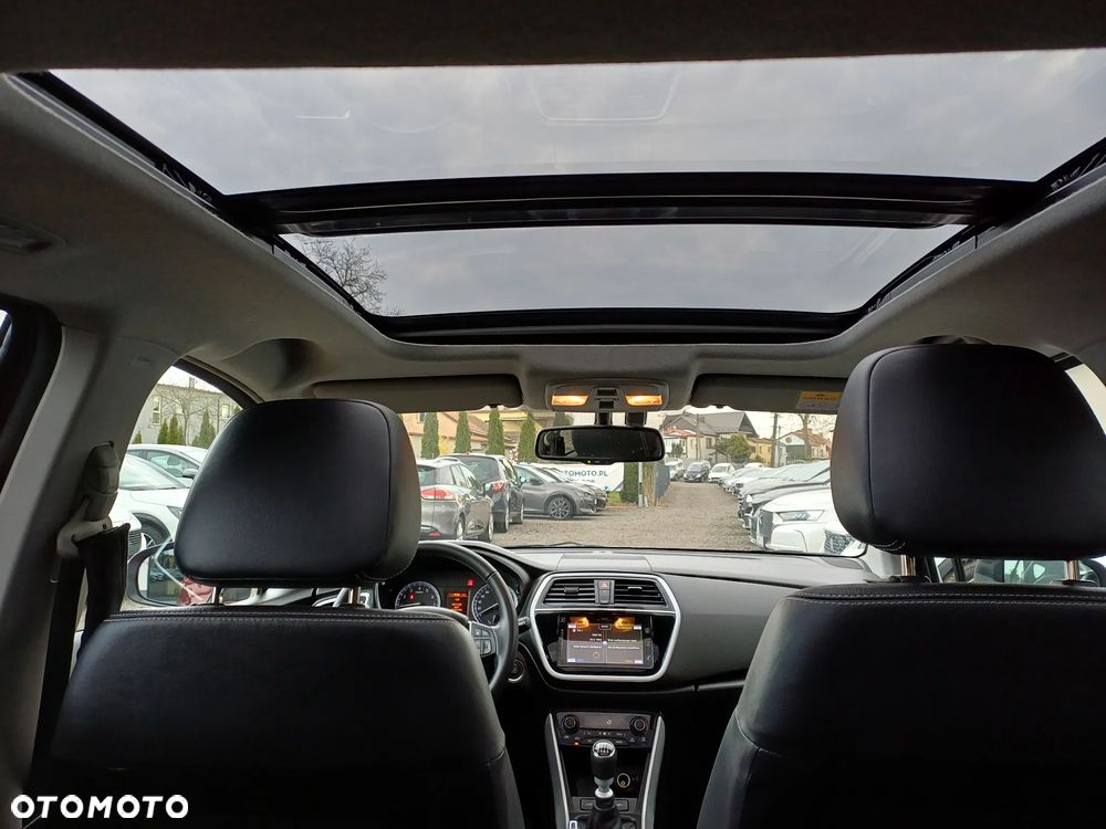 Suzuki SX4 S-Cross 1.4 T Premium 4WD - 28