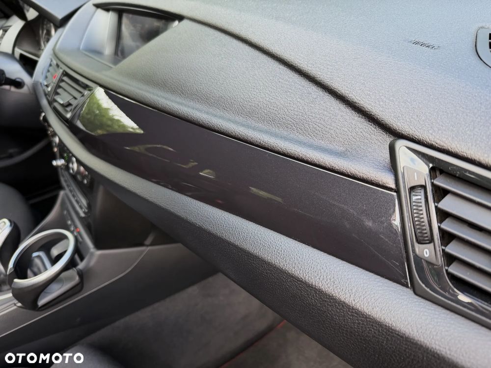 BMW X1 xDrive20d Sport Line - 32