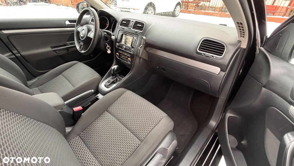 Volkswagen Golf 1.6 TDI DPF BlueMotion Technology DSG Comfortline - 4