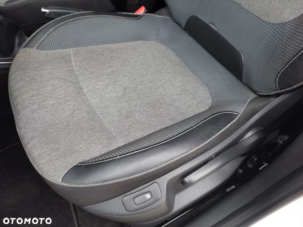 Renault Captur ENERGY TCe 120 Bose Edition - 17