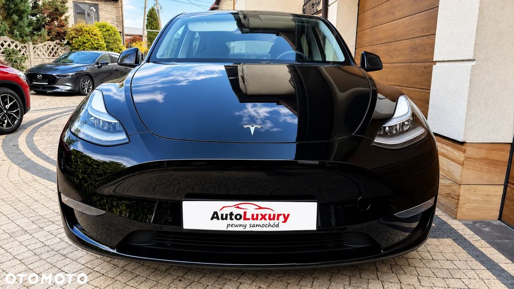 Tesla Model Y Long Range AWD - 9