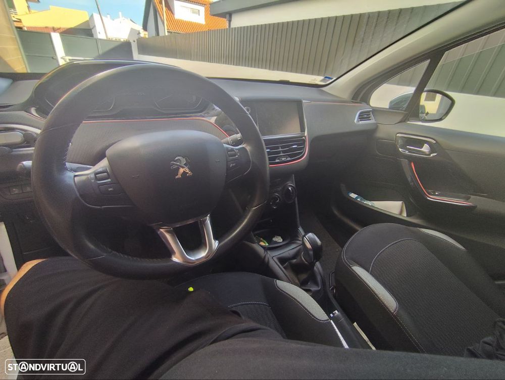 Peugeot 208 1.6 BlueHDi Style - 5
