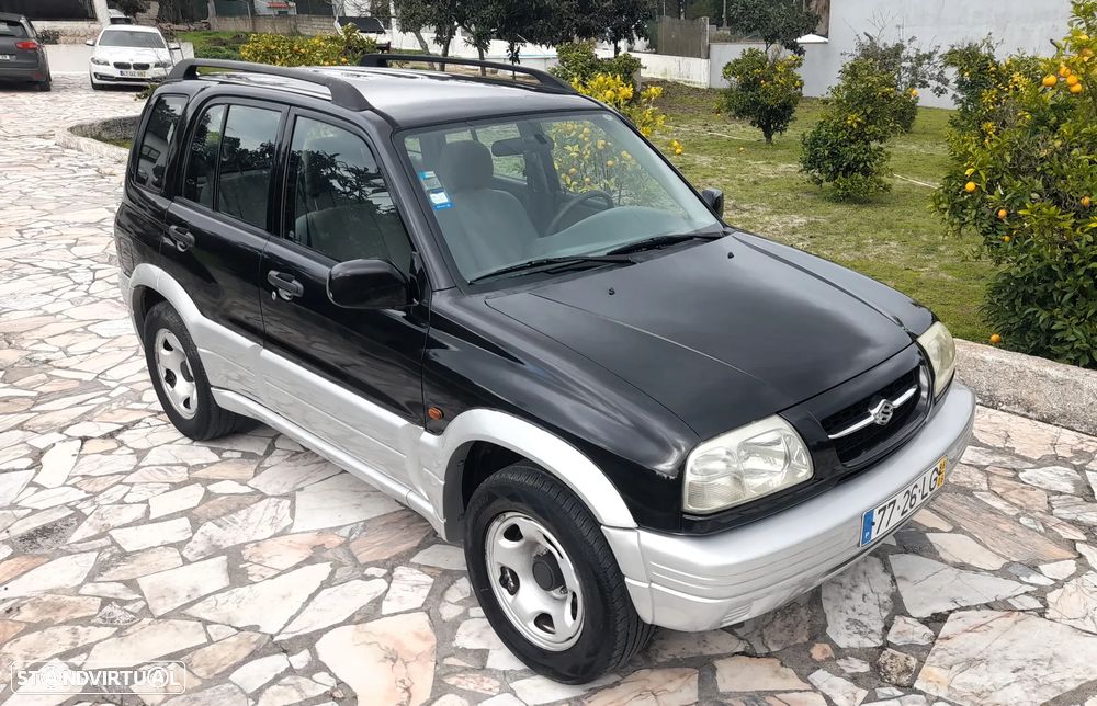 Suzuki Grand Vitara Metal Top 2.0 L - 10