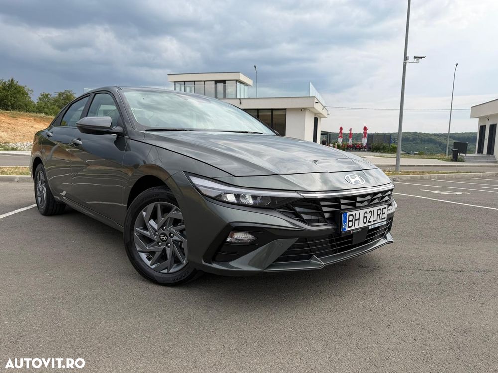 Hyundai Elantra 1.6 l 123 CP CVT Highway - 24