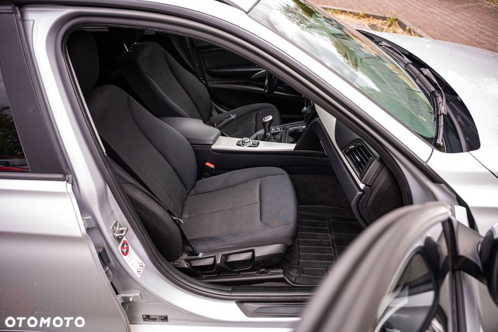 BMW Seria 3 318d DPF - 15