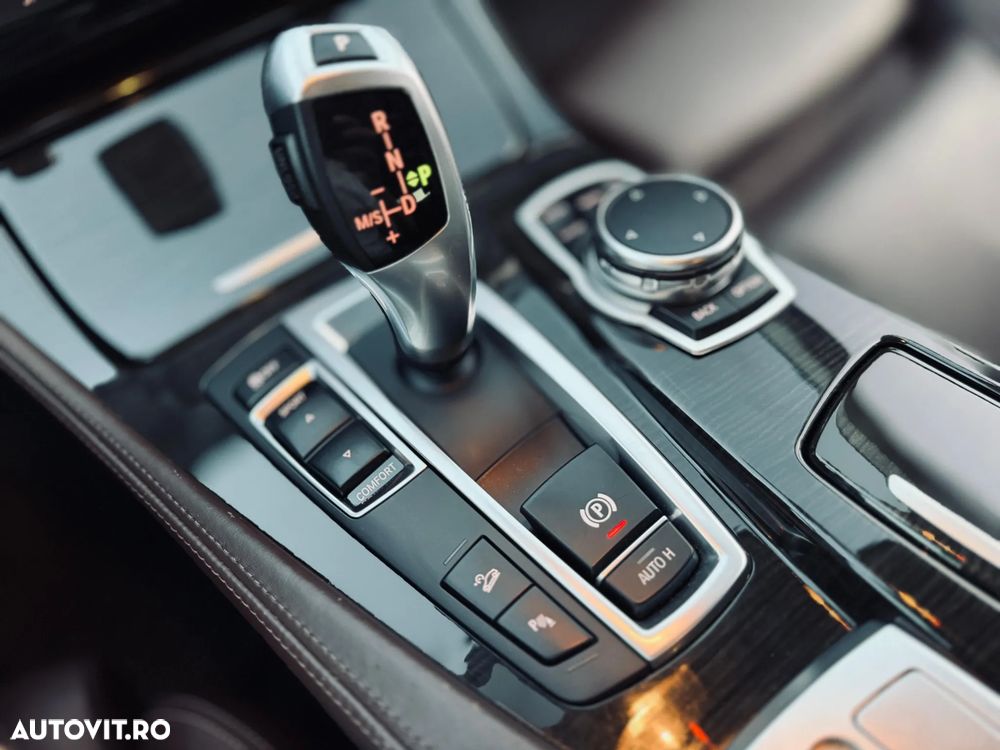 BMW Seria 5 520d xDrive Aut. - 31