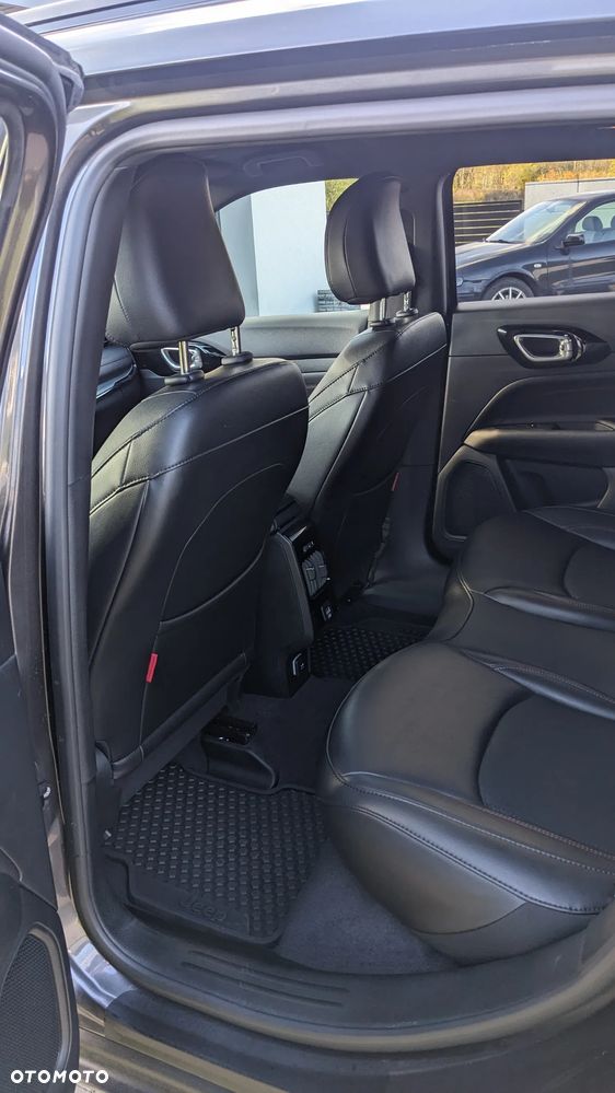 Jeep Compass - 10