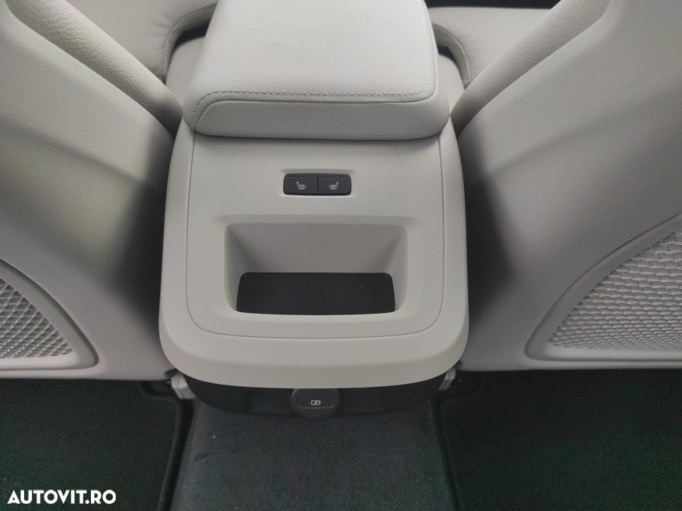 Volvo V60 B4 MHEV AT Plus Dark - 22