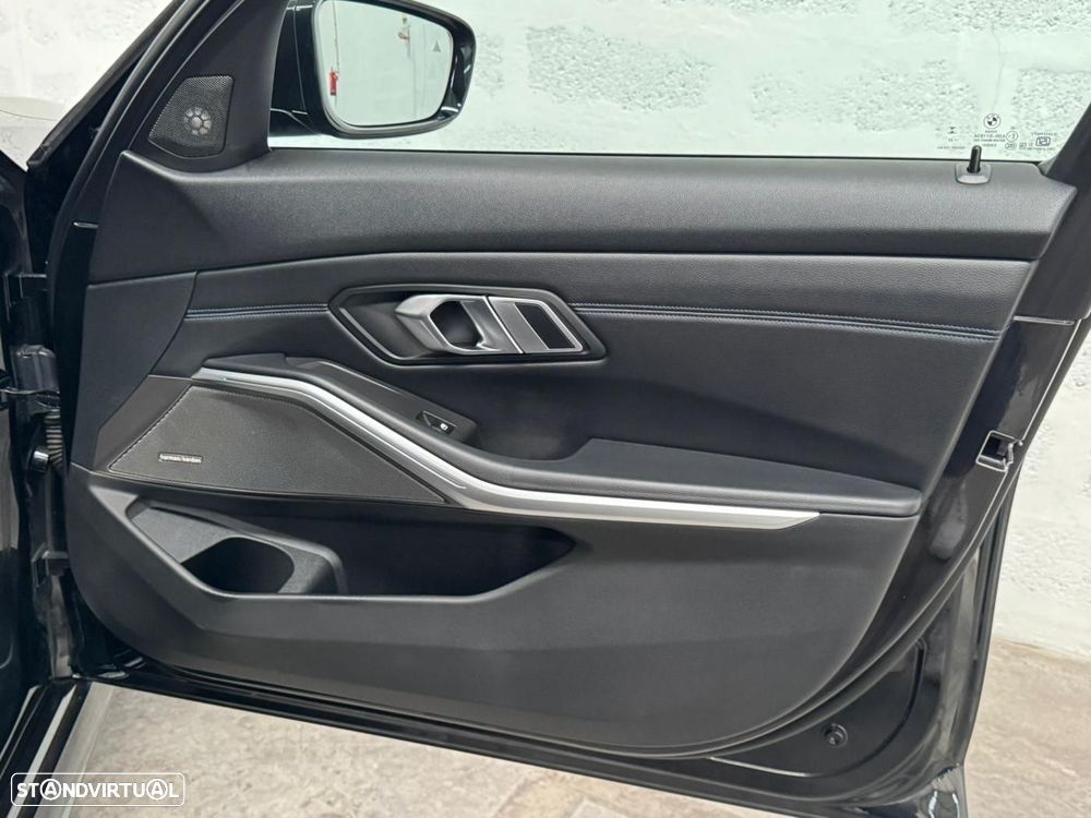 BMW 330 e Pack M Auto - 39