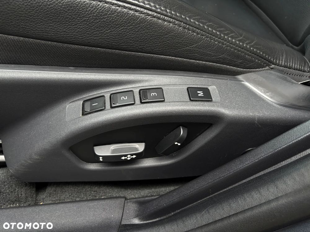 Volvo V60 D4 Geartronic Momentum - 31