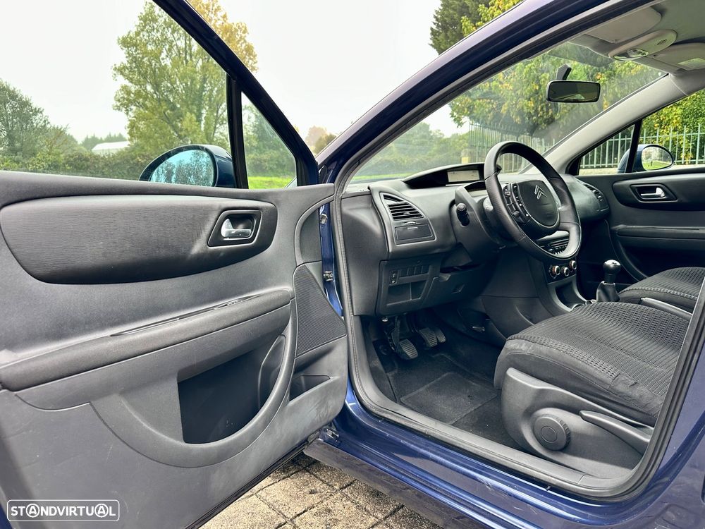 Citroën C4 1.4 16V SX - 12