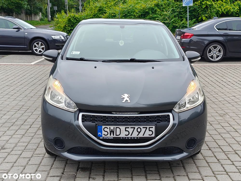 Peugeot 208 1.2 PureTech Active - 12