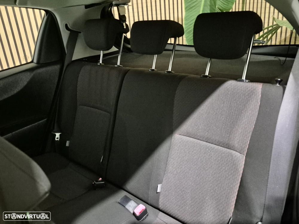 Toyota Yaris 1.4 D-4D Sport — fotografia 8