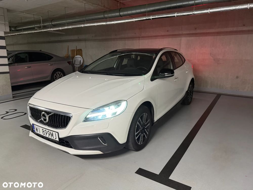 Volvo V40 Cross Country 2018 photo 3