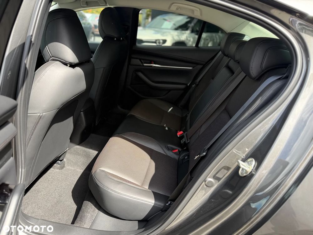 Mazda 3 2.0 mHEV Takumi - 11