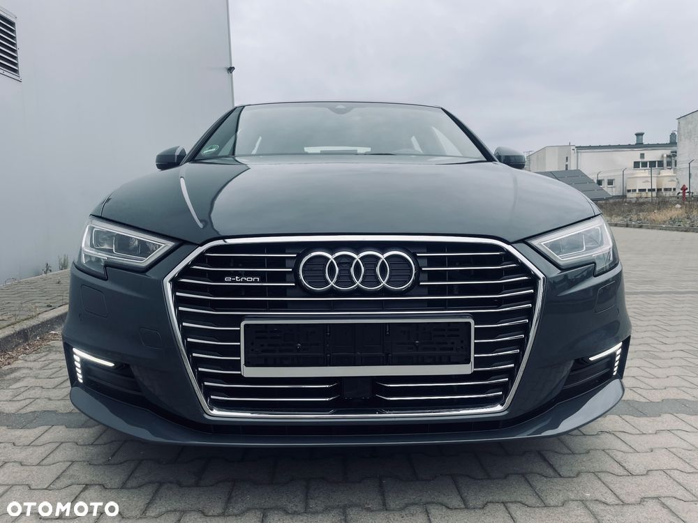 Audi A3 Sportback - 1