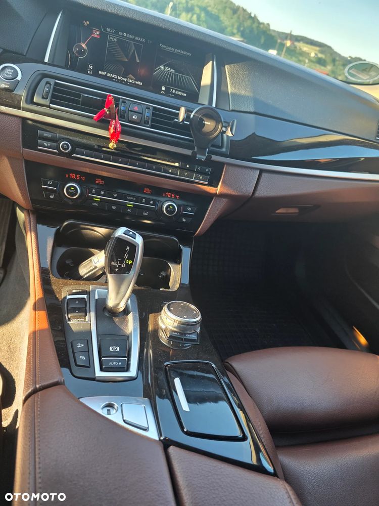 BMW Seria 5 520d xDrive - 9