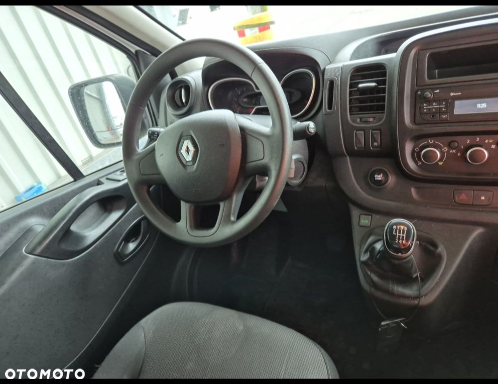 Renault Trafic - 16