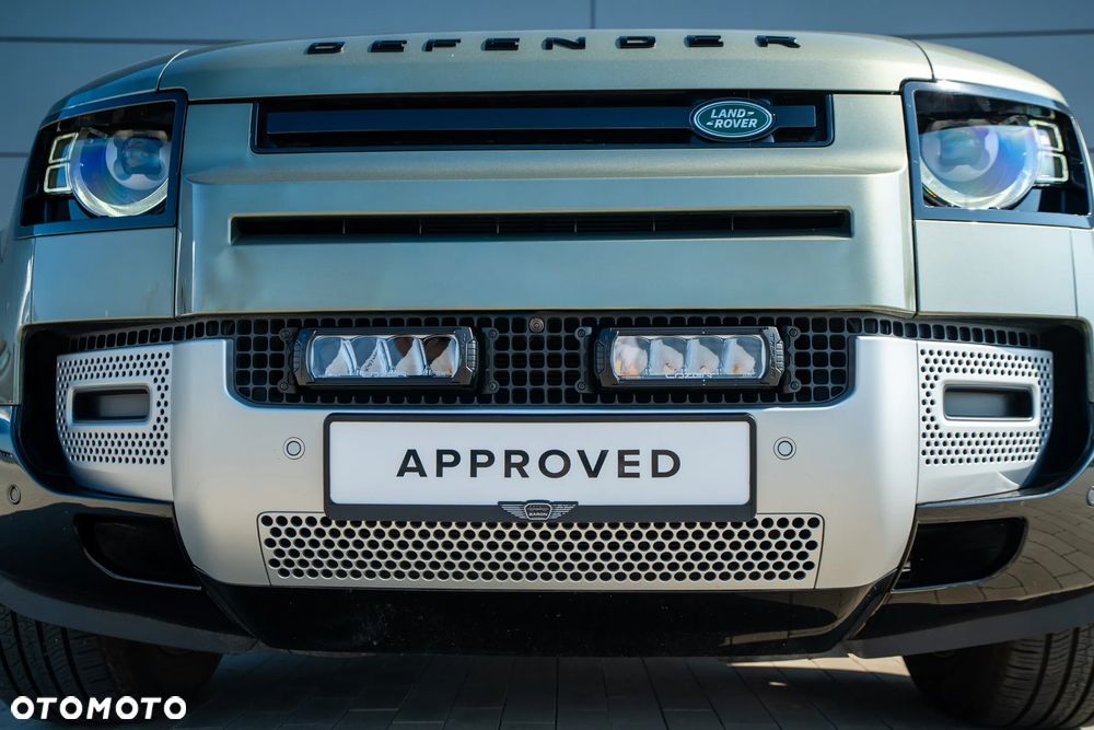 Land Rover Defender - 11