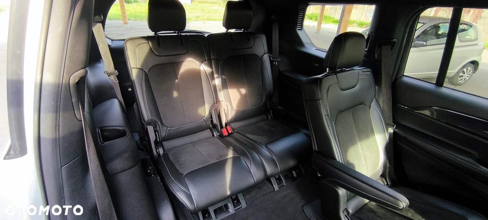 Jeep Grand Cherokee - 12