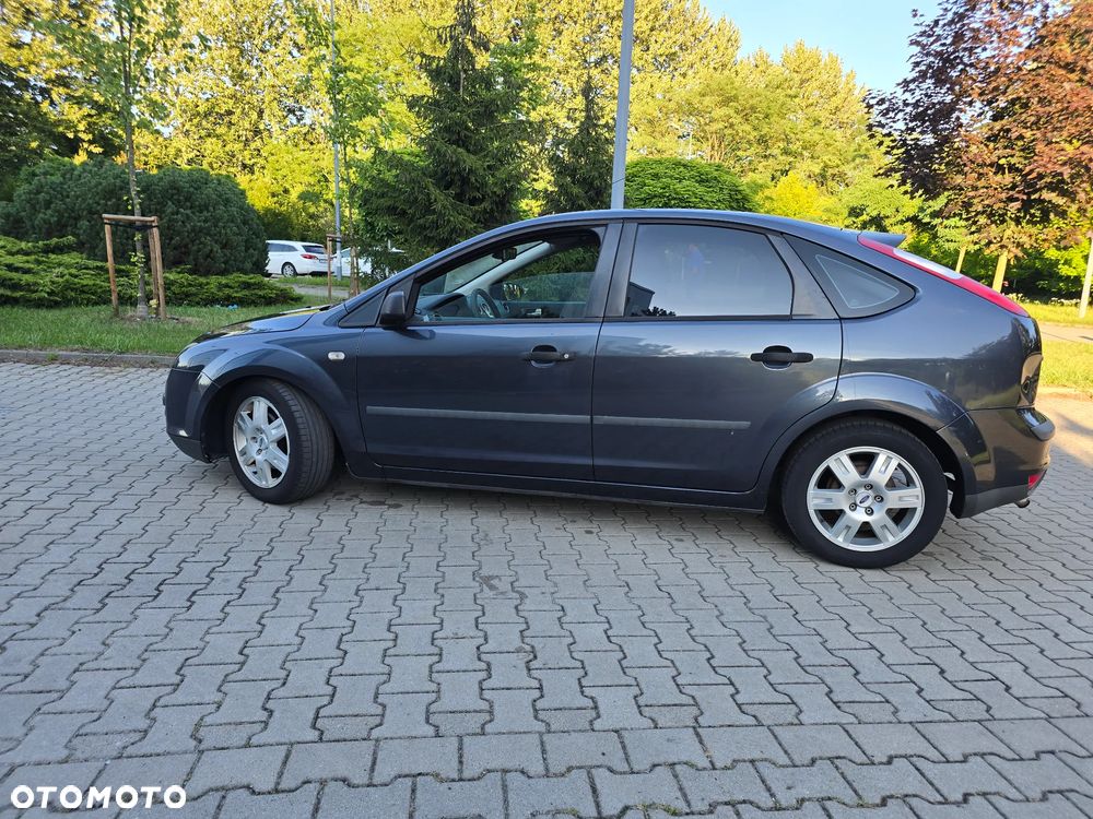 Ford Focus 1.6 Ambiente - 12