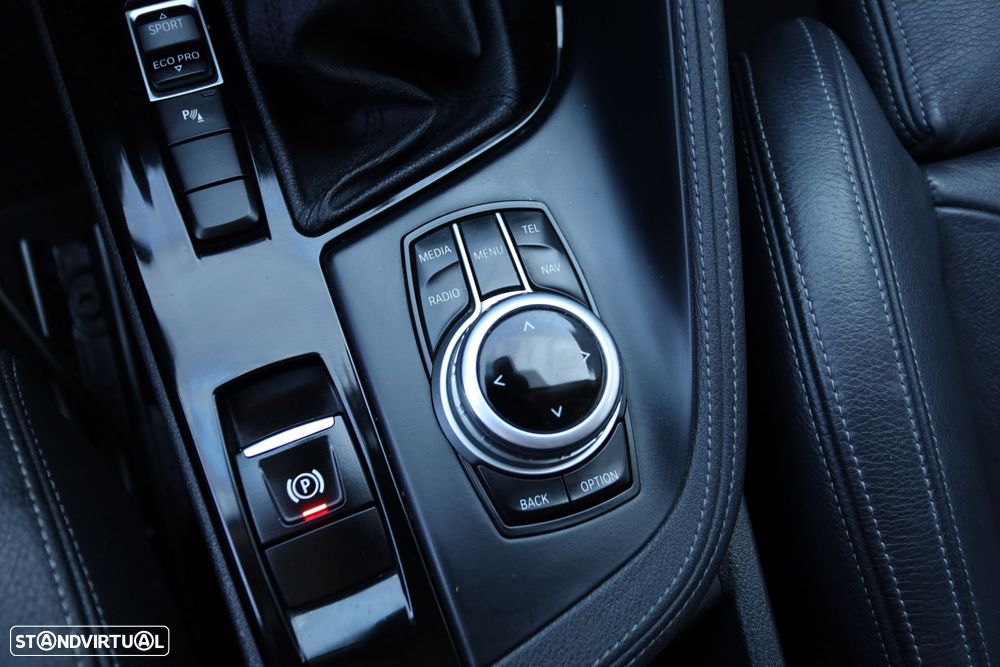 BMW X1 18 d sDrive Auto xLine - 9