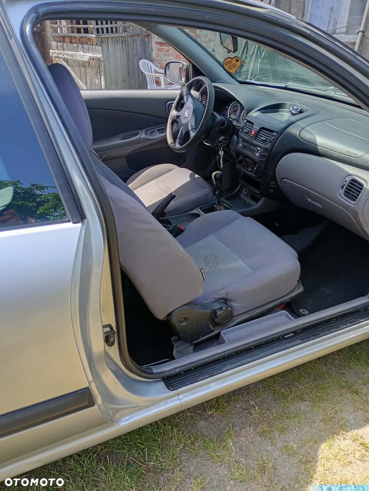 Nissan Almera - 5