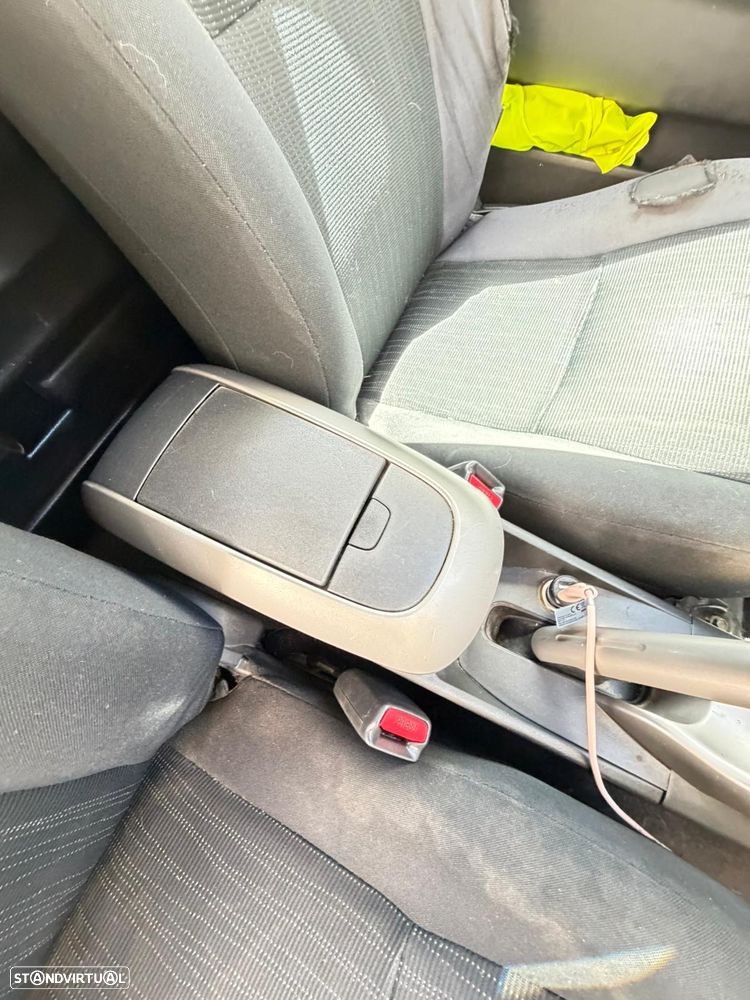 Toyota Auris 1.4 D-4D Sol - 9