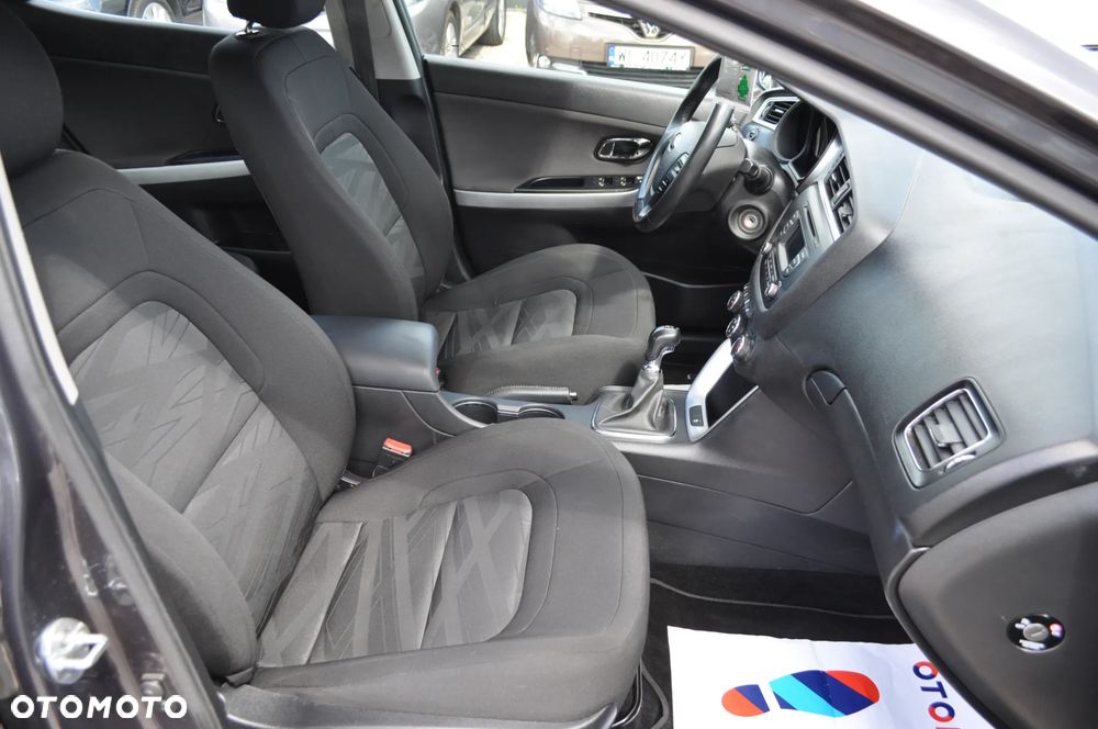 Kia Ceed - 16