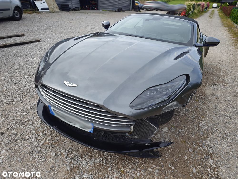 Aston Martin DB11 - 3