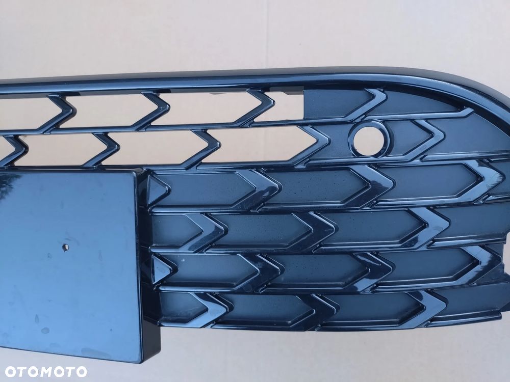 TOYOTA COROLLA E21 LIFT HB 22- 53102-02650 KRATKA W ZDERZAK PRZÓD ORYGINAŁ!  ŁADNA - 6