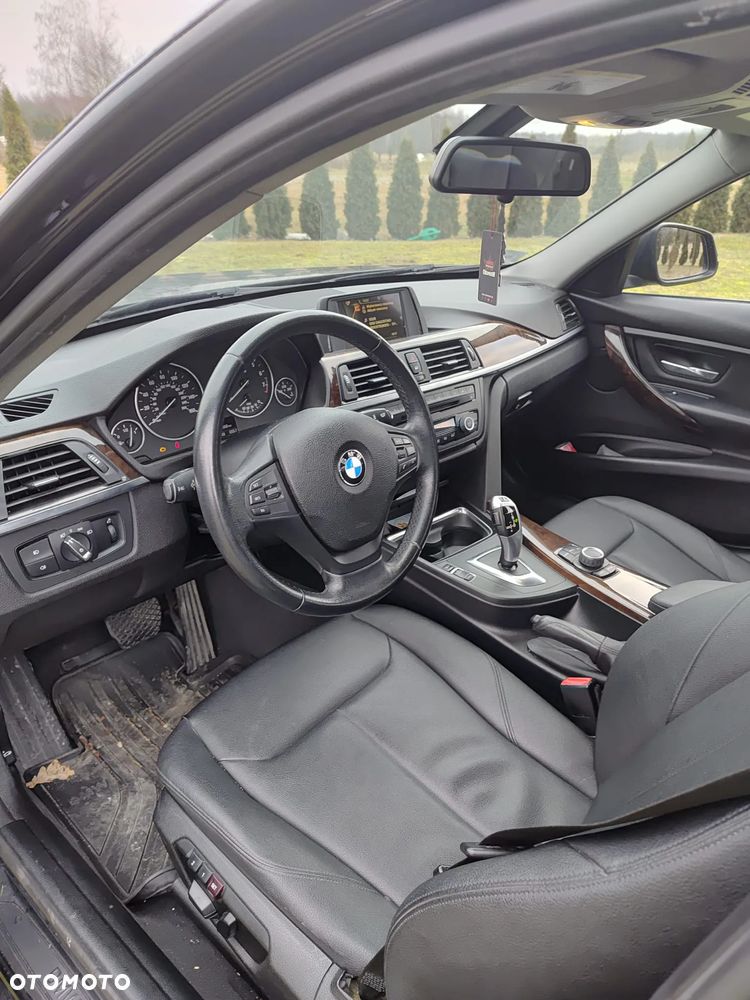 BMW Seria 3 320i - 6