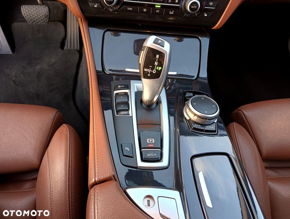 BMW Seria 5 525d Sport-Aut Modern Line - 14