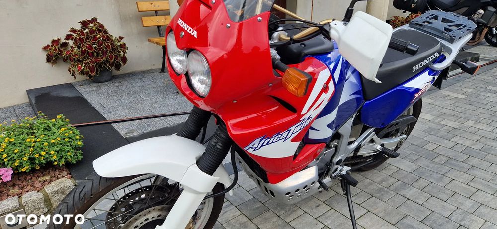 Honda XRV - 10